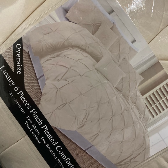 Oversized Ivory Queen 6 Piece Comforter Set - Picture 1 of 1